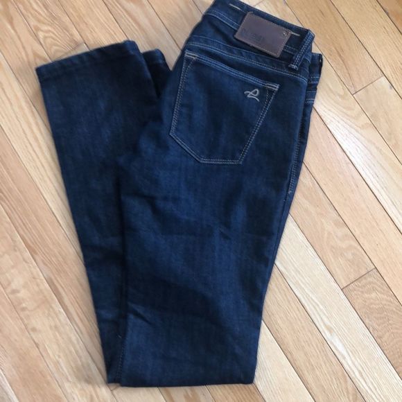 DL 1961 Lindsey Slim Straight Jean
DL1961 - Picture 11 of 11